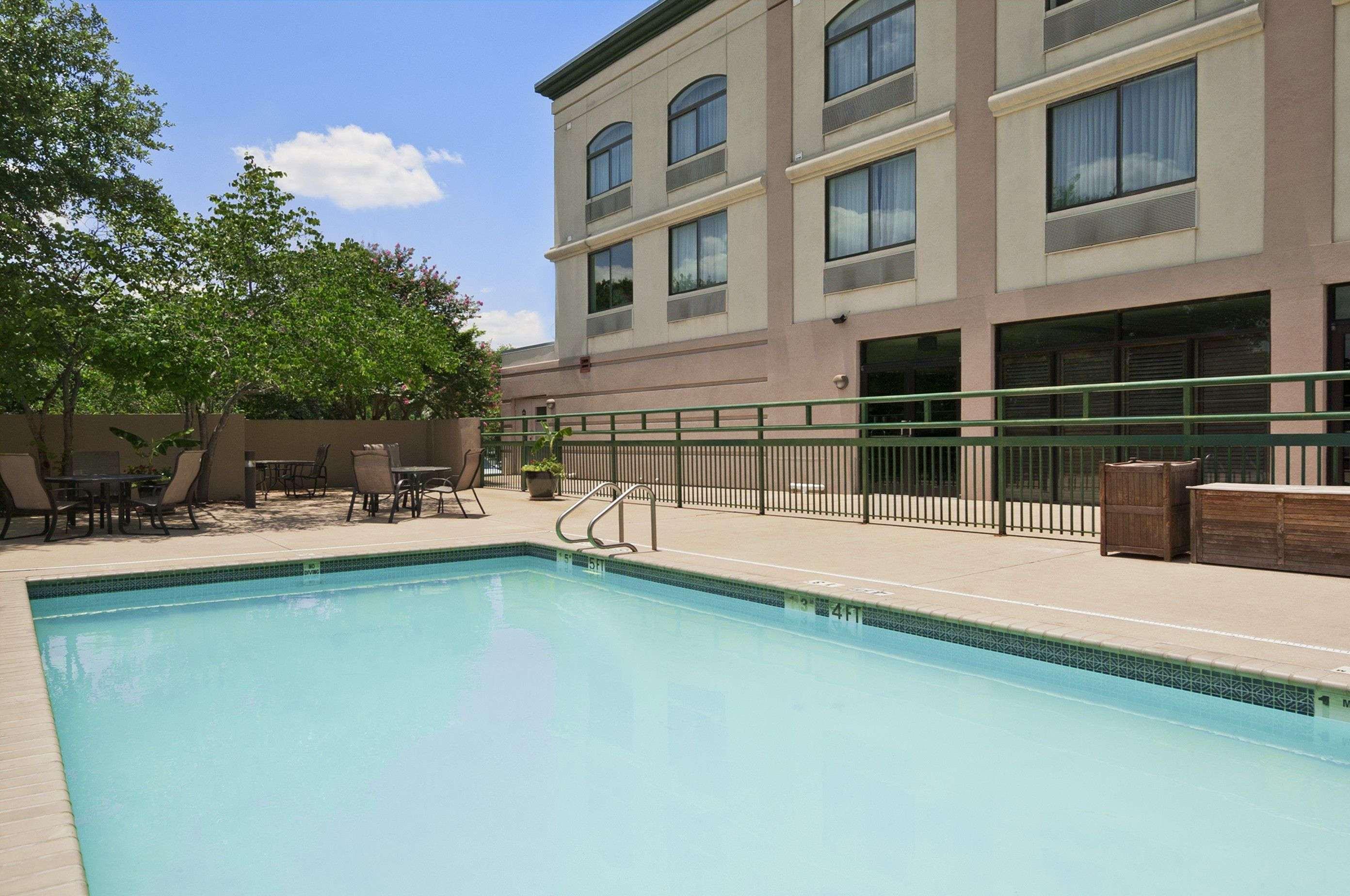 Wingate By Wyndham And Williamson Conference Center Hotel Round Rock Bagian luar foto
