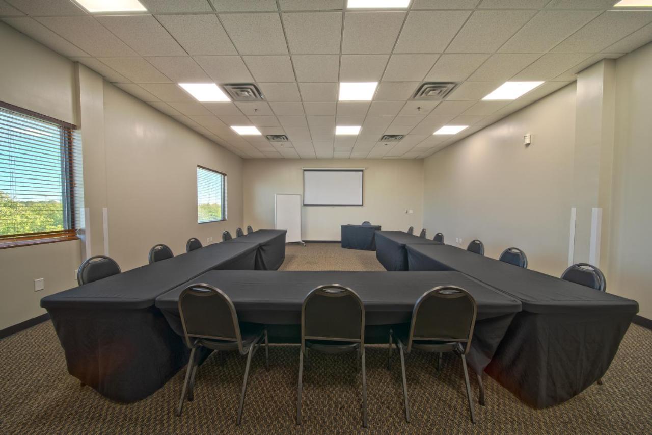 Wingate By Wyndham And Williamson Conference Center Hotel Round Rock Bagian luar foto