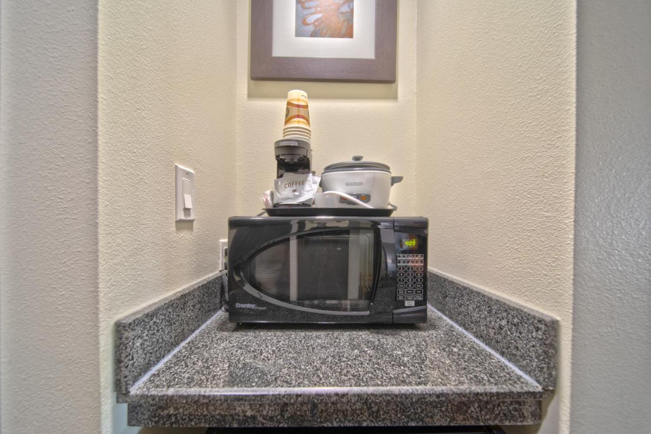 Wingate By Wyndham And Williamson Conference Center Hotel Round Rock Bagian luar foto